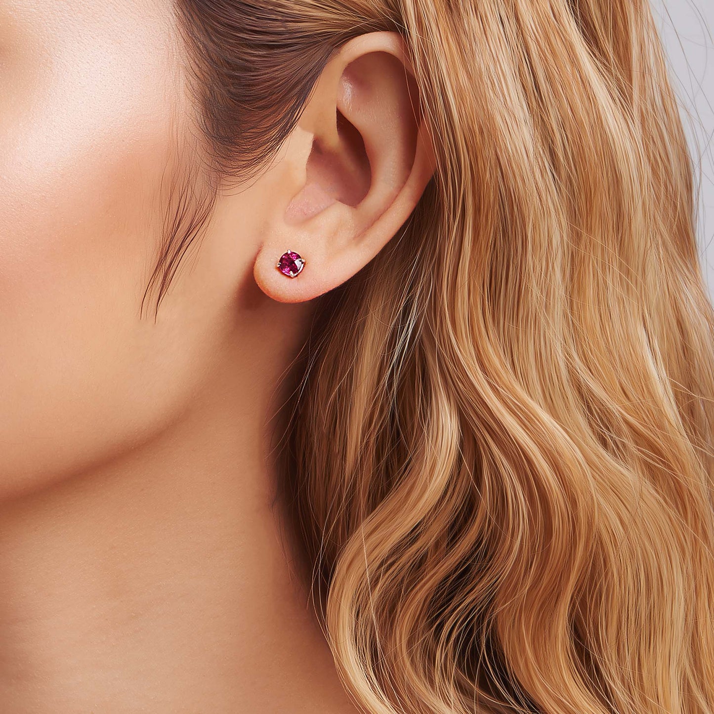 Round Brilliant Cut Ruby Studs – 5mm