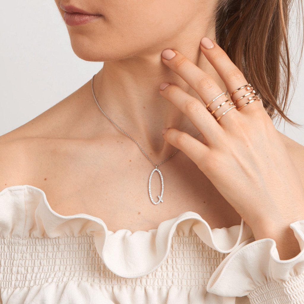 Type Letter Q Diamond Pendant Necklace