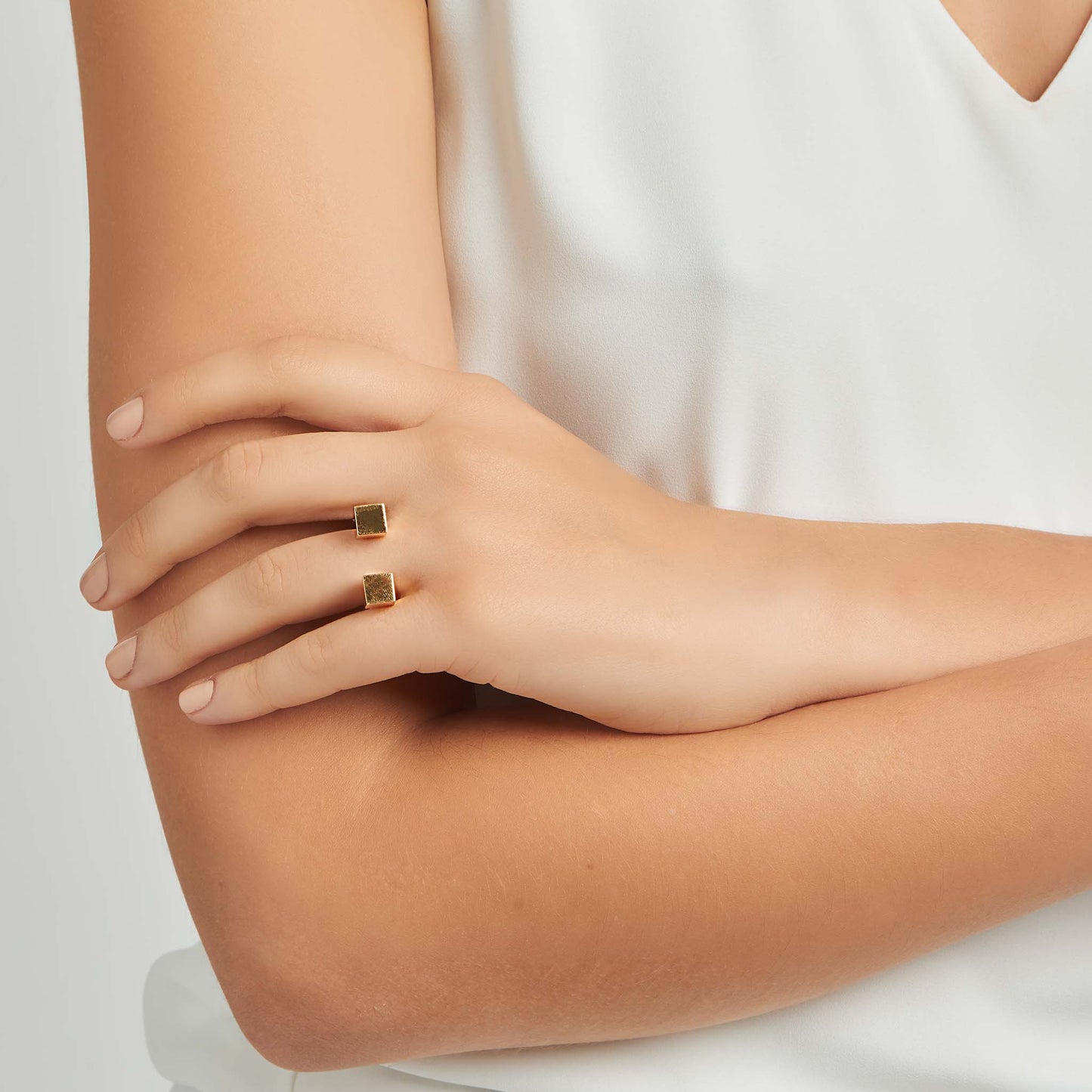 Mimi So Piece Square In-Between Ring On-body