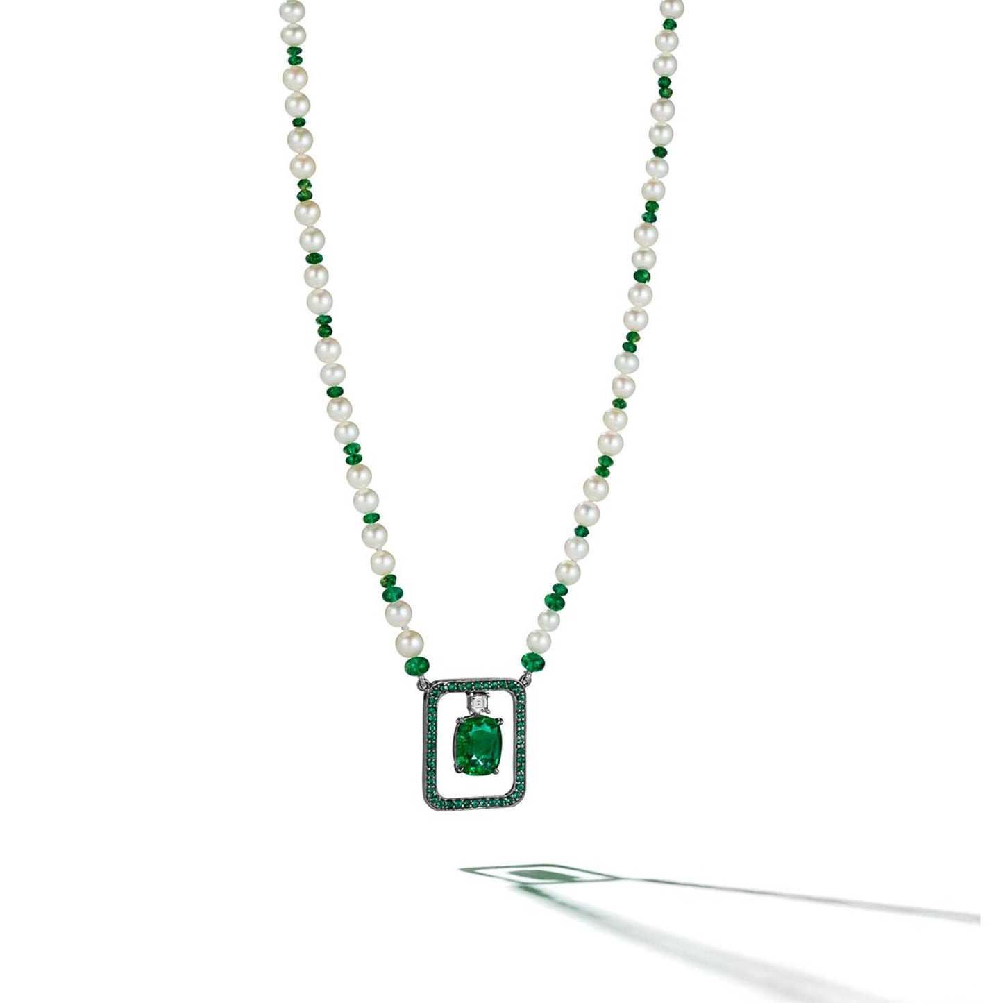 Piece Swing Emerald, Pearl & Carré Cut Diamond Necklace_18k White Gold