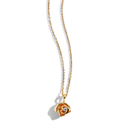 Mimi-So-Wonderland-Rose-Pendant-Necklace_18k Yellow Gold