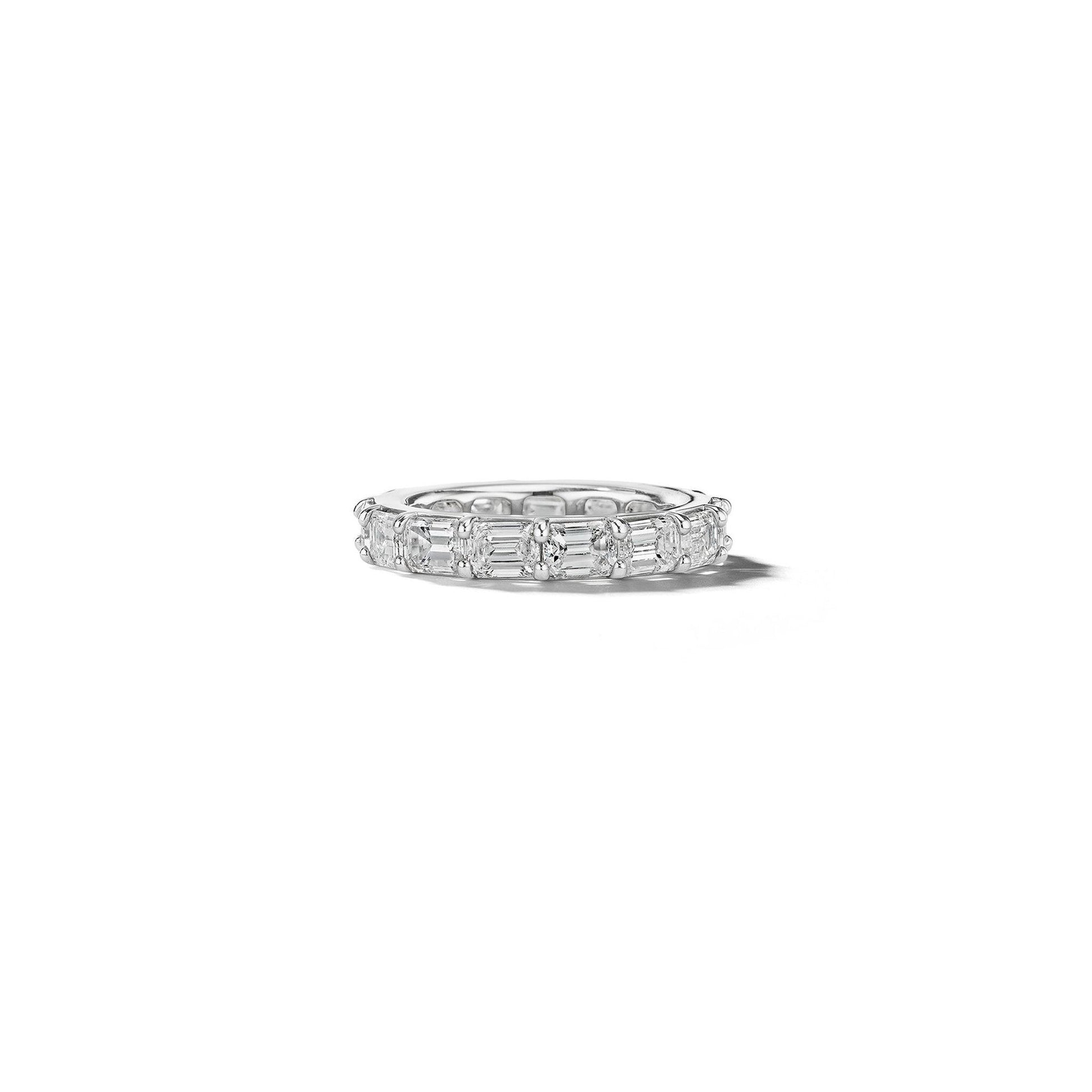 Mimi-So-Bridal-Emerald-Horizontal-Eternity-Band_Platinum
